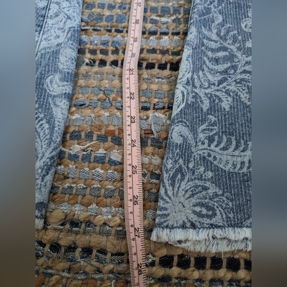 DG2 Diane Gilman Women's Jeans Cropped Flare Blue & White Allover Print SZ 14P - Picture 4 of 10
